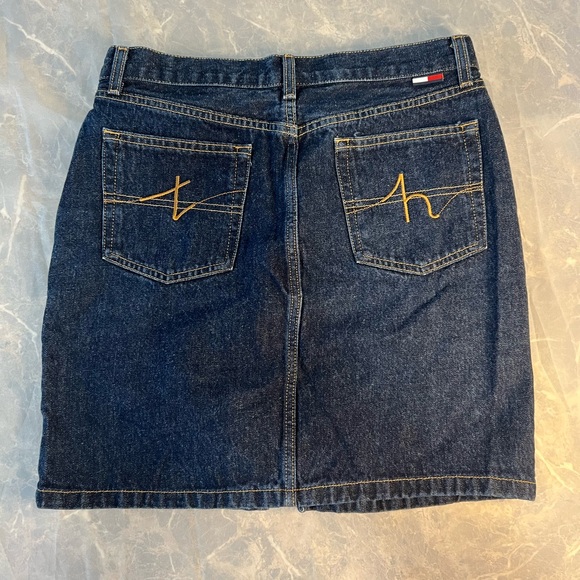 Vintage Tommy Hilfiger Y2K Denim Mini Skirt Size 9 Dark Wash - Picture 3 of 7